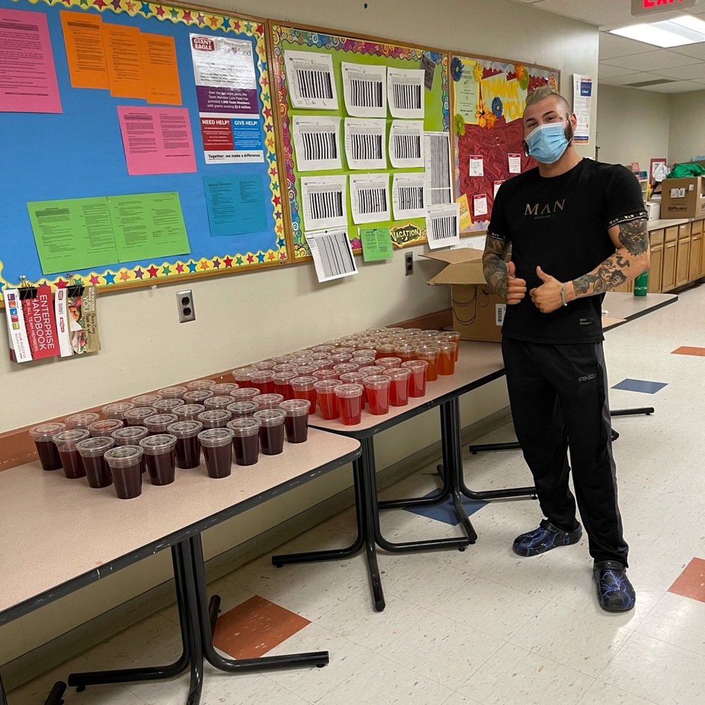 Meet your Posher, Zachary